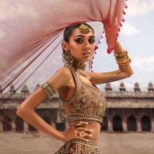 Load image into Gallery viewer, Saboor Earrings (7881756180611)