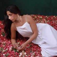 Load image into Gallery viewer, FLORAL PEARL NECKLACE (7898083164291)