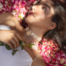 Load image into Gallery viewer, TEAR DROP CHOKER (7898082869379)