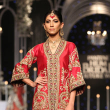 Load image into Gallery viewer, CHAND PENDANT CHOKER (4834165555331)