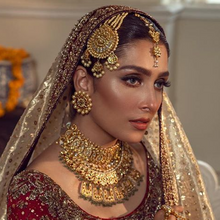 Load image into Gallery viewer, CROWN IMPERIAL STUDS (4859999649923)