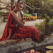 Load image into Gallery viewer, AYEZA JHOOMER (6763382833283)