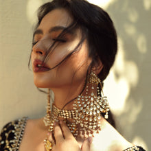 Load image into Gallery viewer, AREZU FAN EARRINGS (4860153299075)